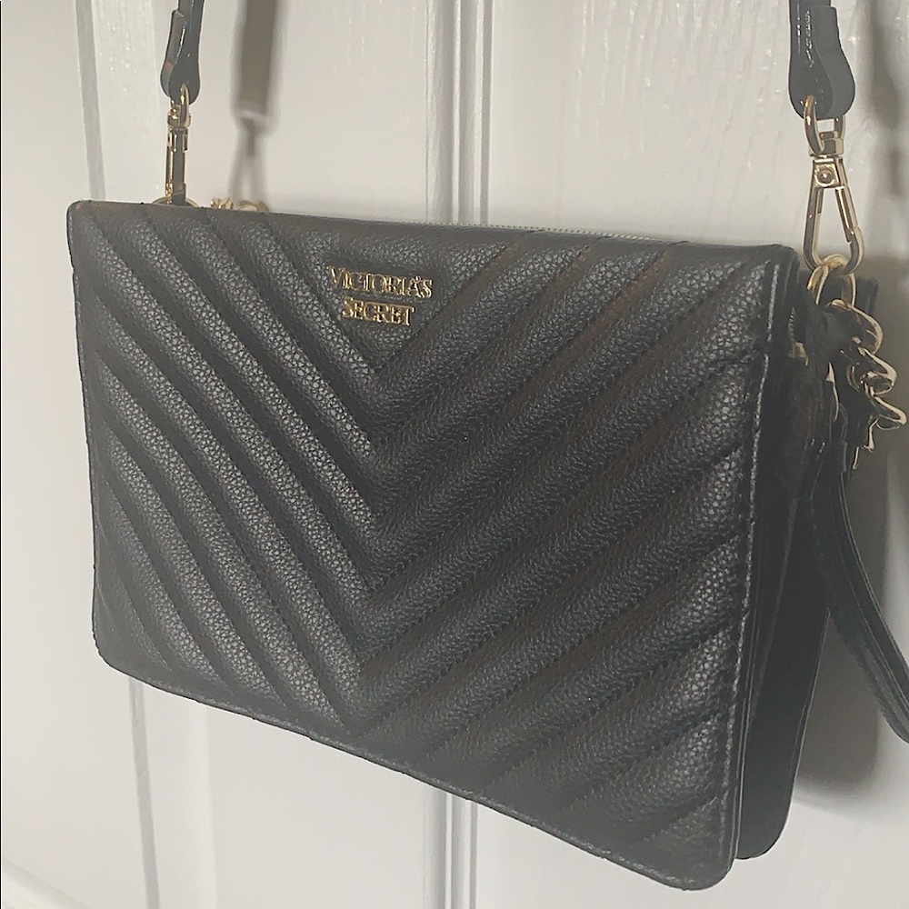SOLD|| Victoria’s Secret Crossbody Bag🌸❤️